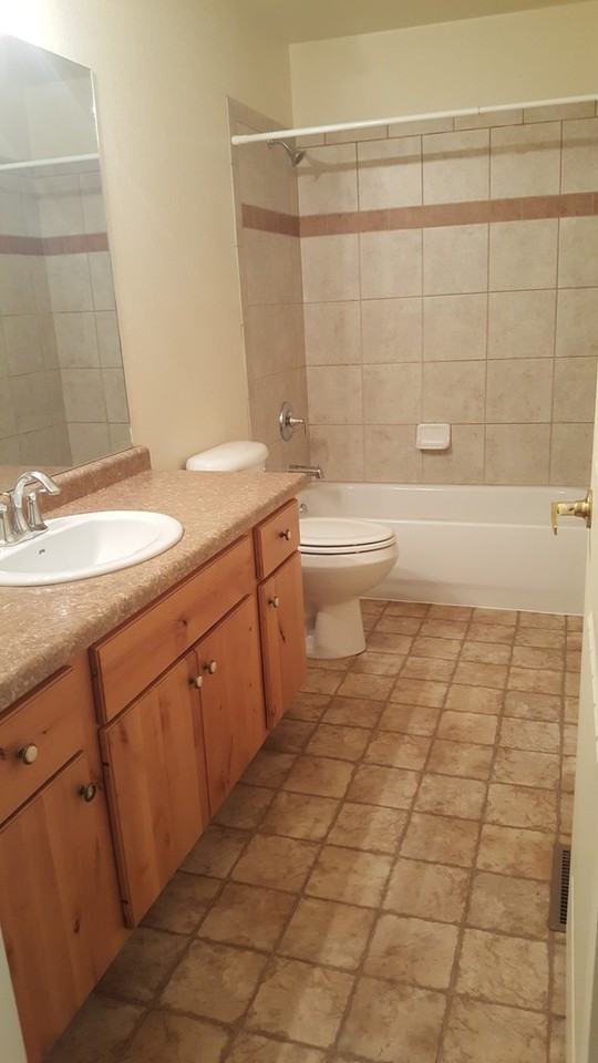 925 Meadows Ave #A - Photo 7 of 16