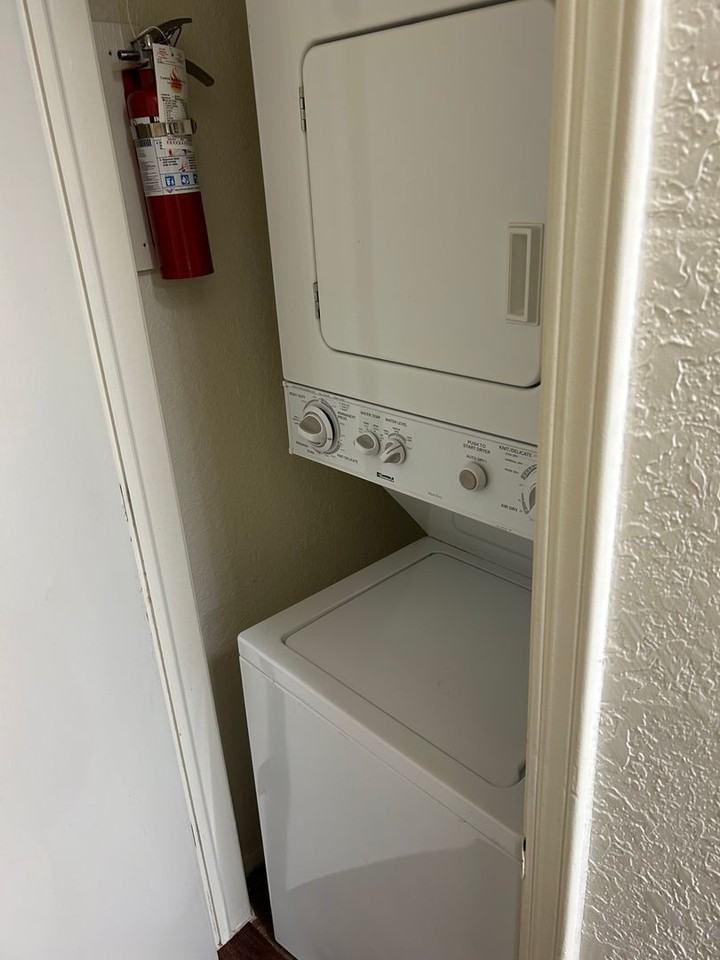 Regency Pointe Apartments - Photo 6 of 35