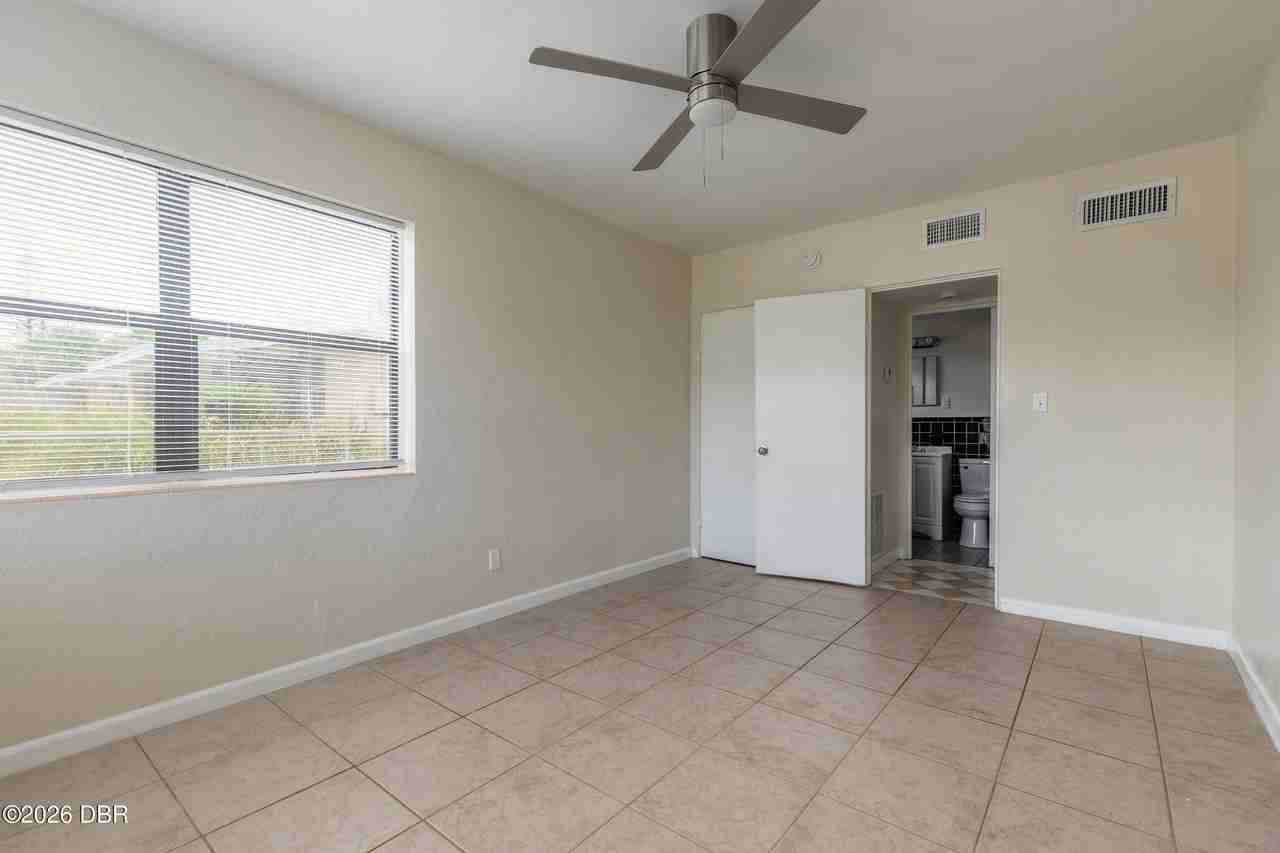 407 University Blvd #2 - Photo 4 of 22