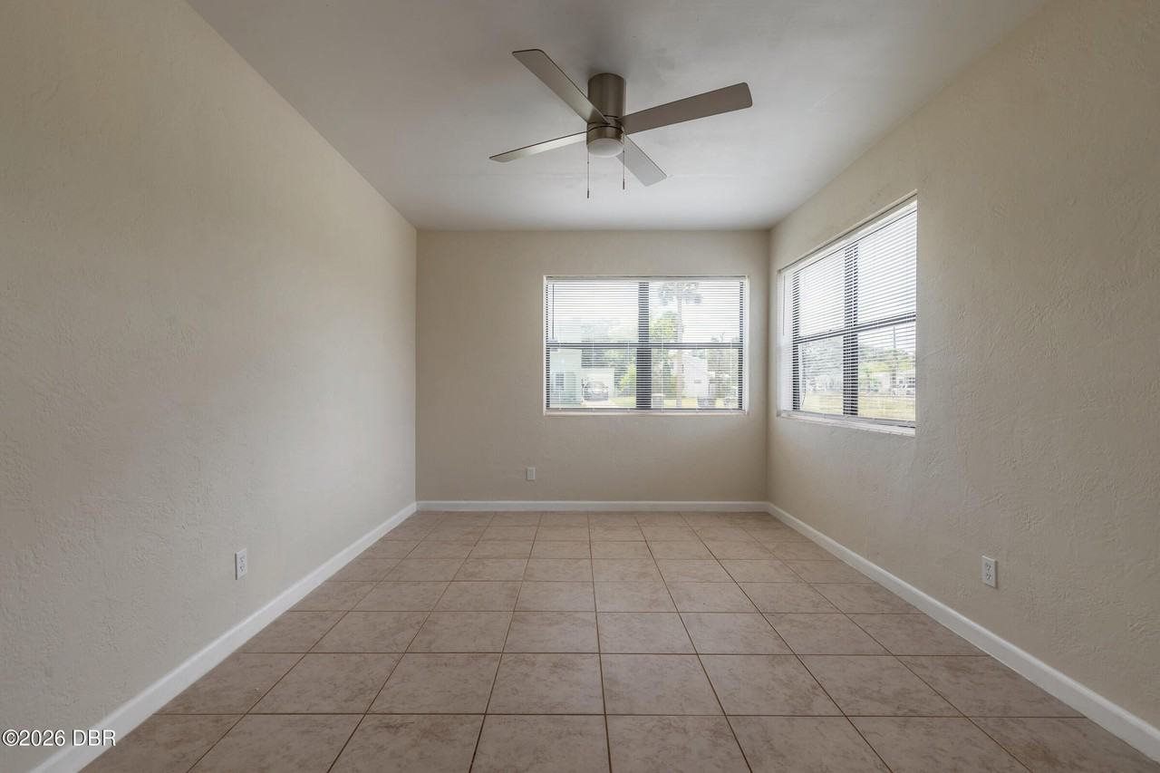 407 University Blvd #2 - Photo 5 of 22
