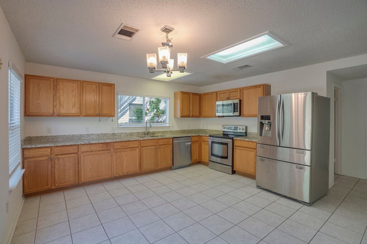 2602 Stapleford Dr - Photo 6 of 20