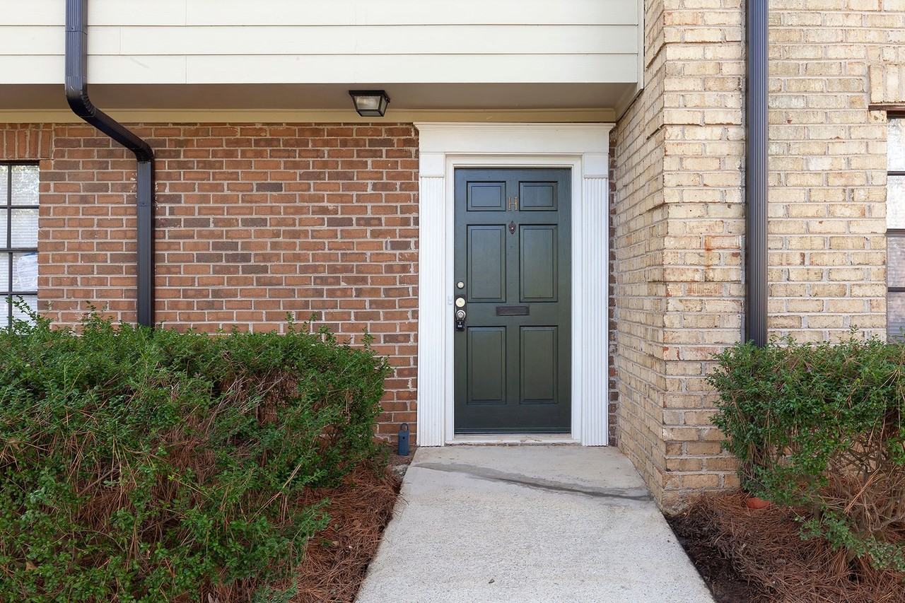 330 Winding River Dr Unit H - Photo 2 of 33