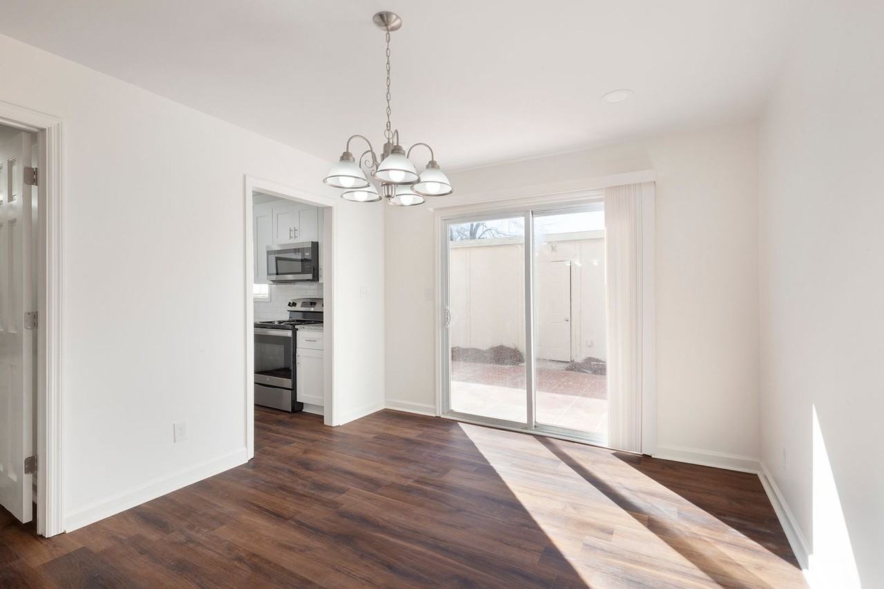 330 Winding River Dr Unit H - Photo 4 of 33