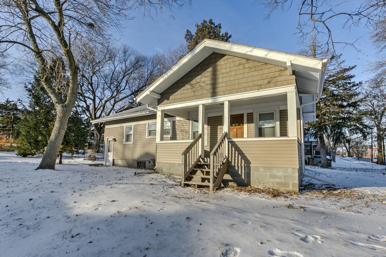4859 Calvert St - Photo 2 of 22