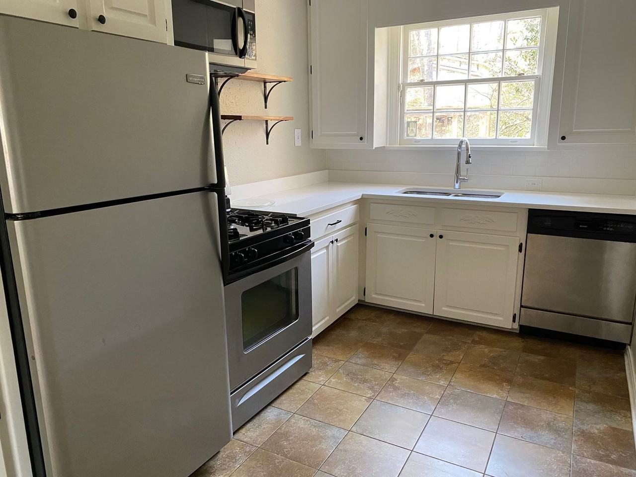 3940 Baltimore Ave - Photo 4 of 11