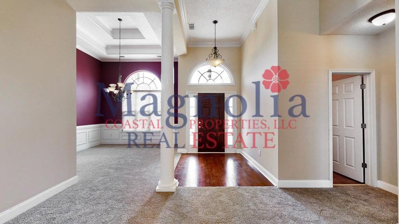 695 Bristol Way - Photo 4 of 37