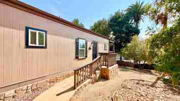 featured image of 1727 S Hill Ave