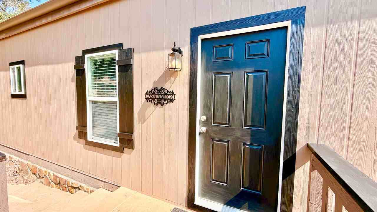 1727 S Hill Ave - Photo 2 of 30