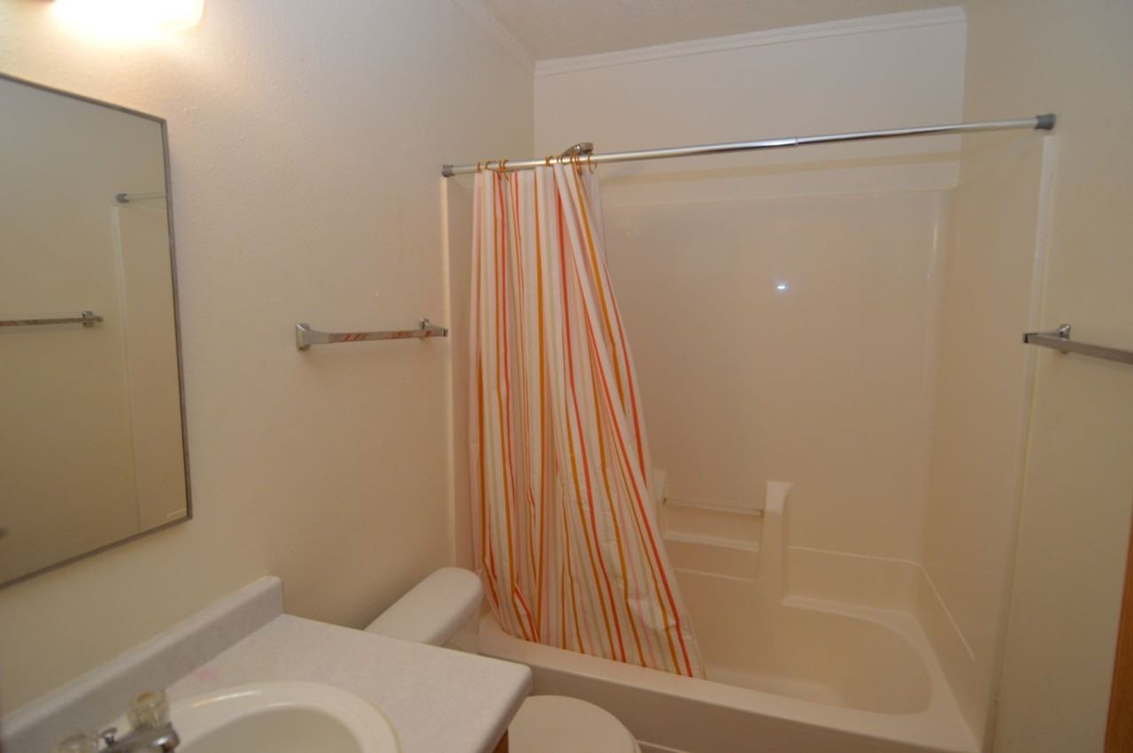 Goelzer-1114 Park Dr. - Photo 5 of 7