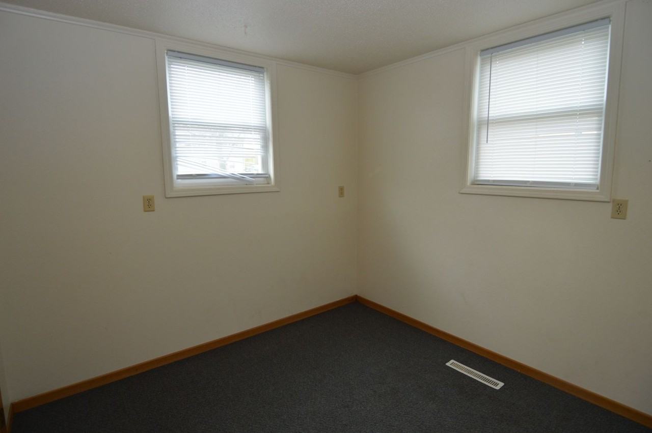 Goelzer-1114 Park Dr. - Photo 7 of 7