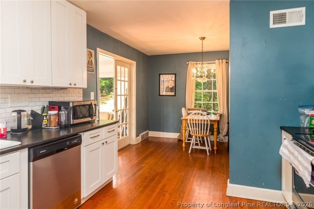 2718 Morganton Rd - Photo 5 of 24
