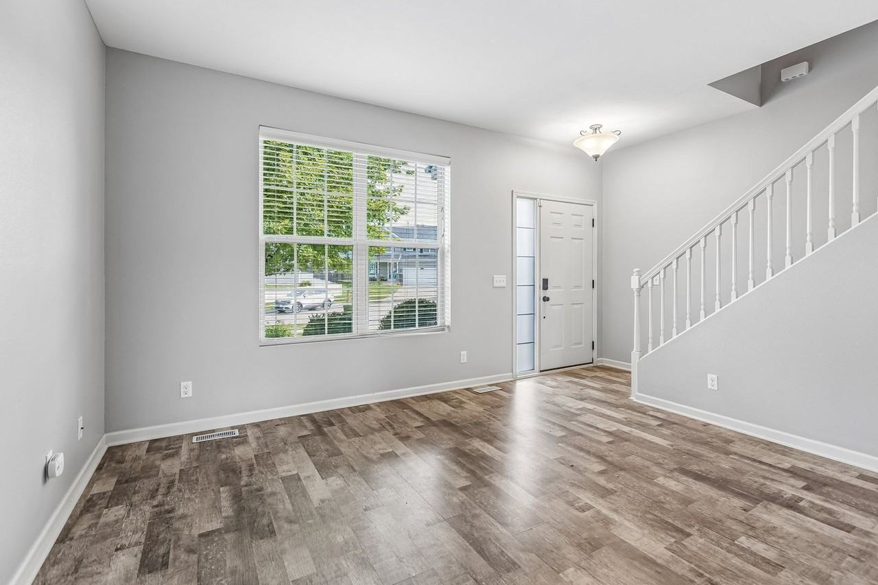 15915 Filmore Cir - Photo 5 of 30