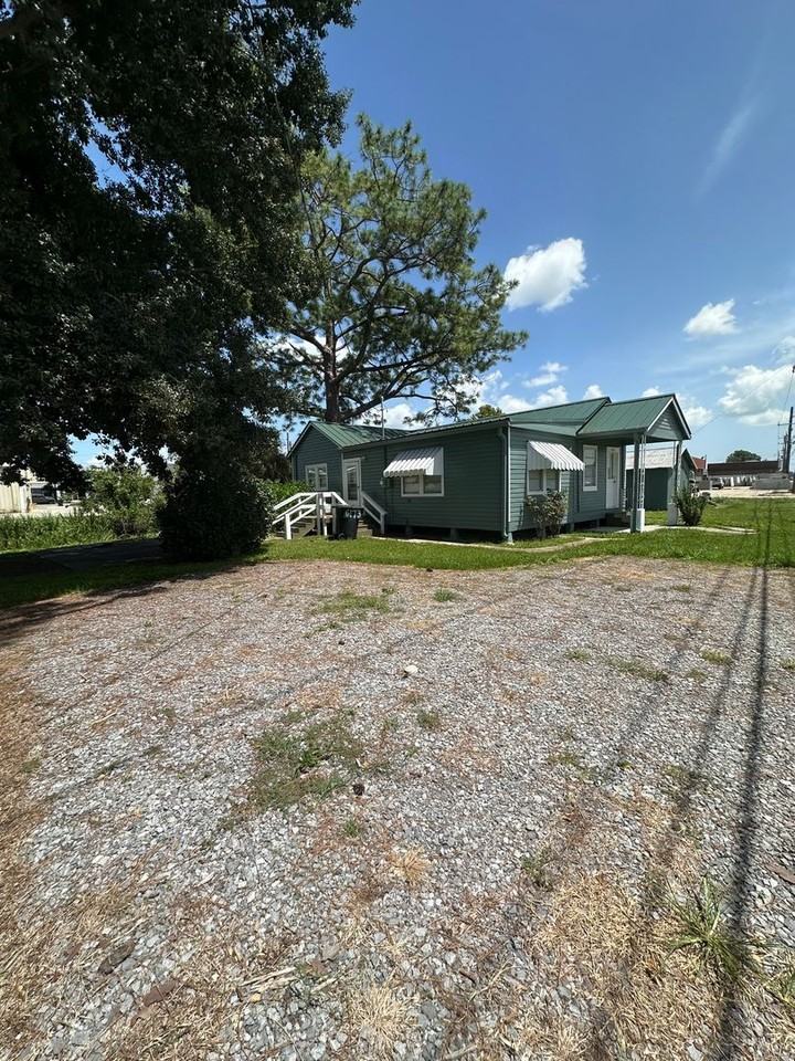 6173 W Main St - Photo 2 of 10