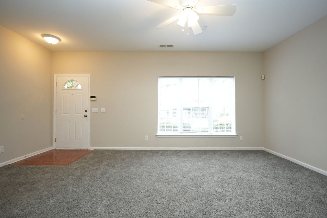 8065 Stoneham Ct - Photo 7 of 19