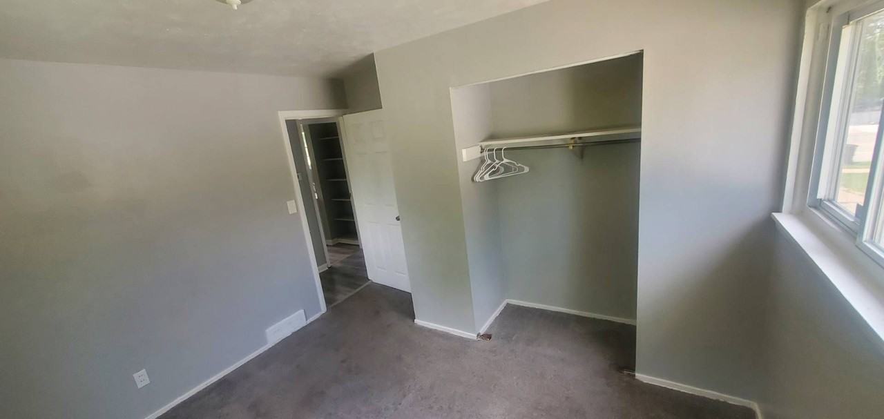 4595 Lee Rd - Photo 4 of 23