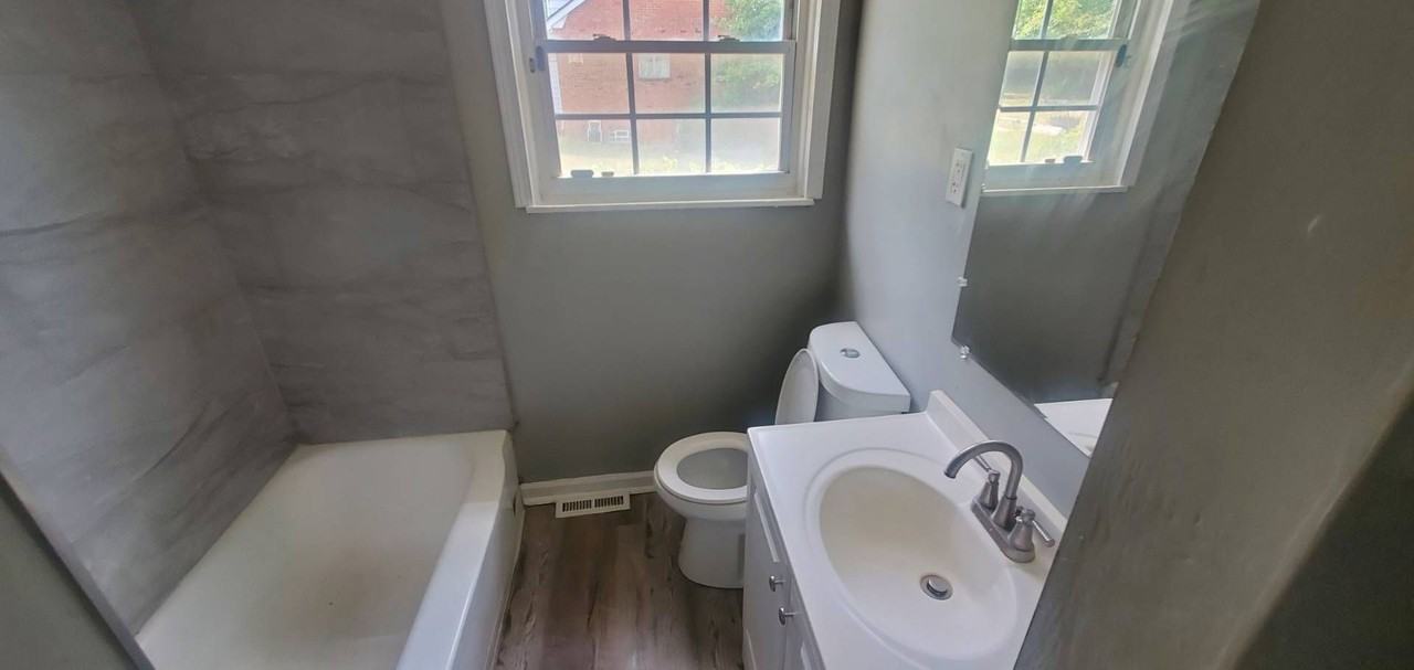 4595 Lee Rd - Photo 5 of 23