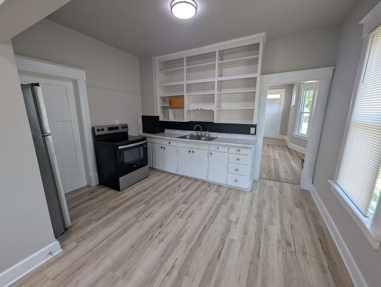 2614 Sacramento St - Photo 5 of 13