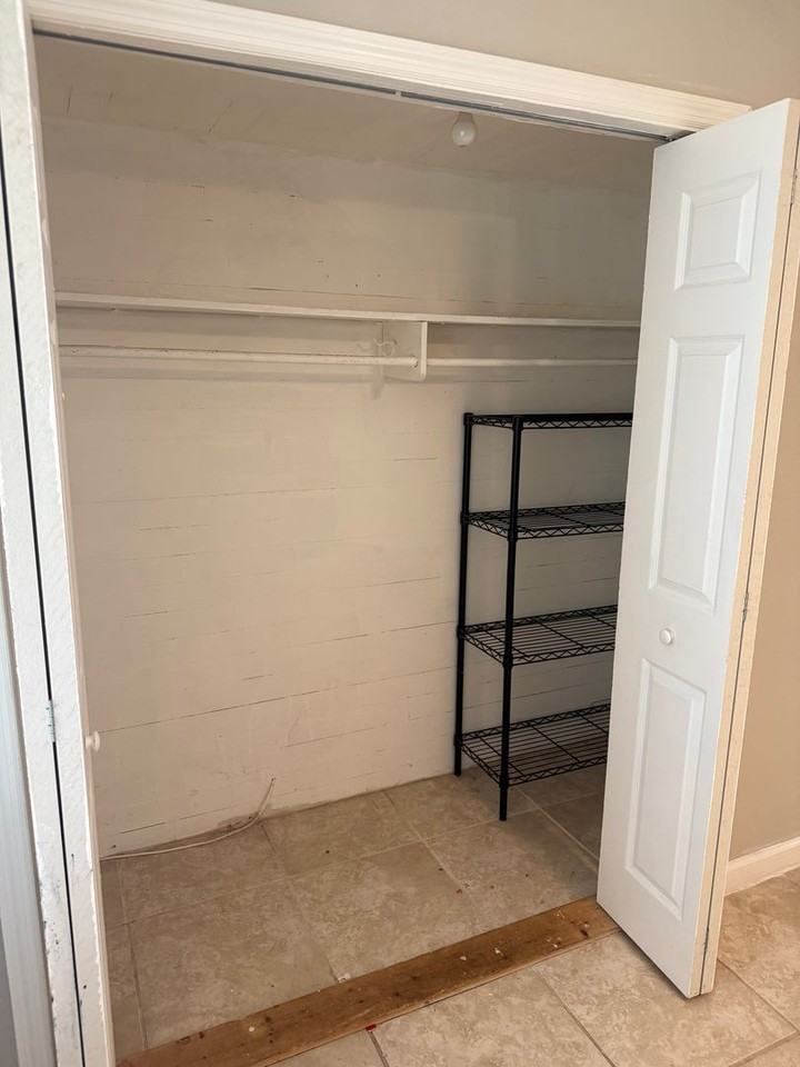 1701 Pasadena Dr - Photo 4 of 6
