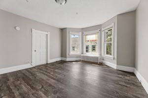 featured image of 1313 Avon St
