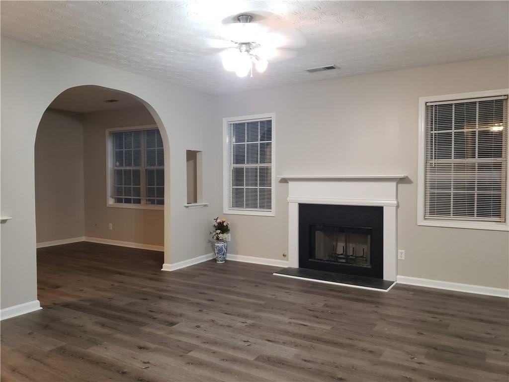 2024 Longmont Dr - Photo 2 of 2