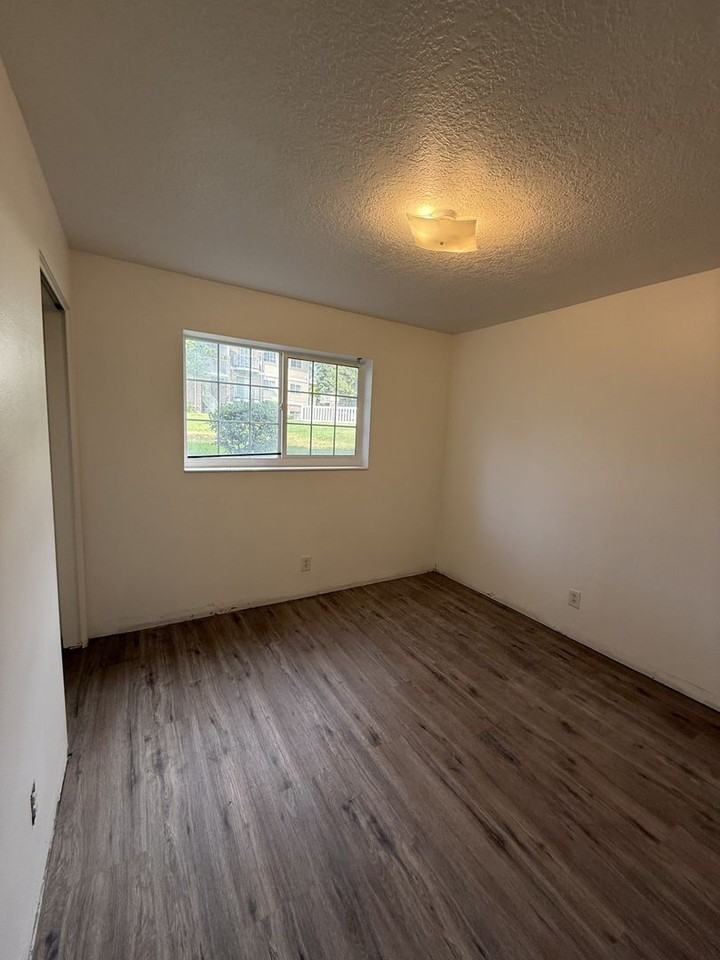 1388 N 1300 W - Photo 2 of 2