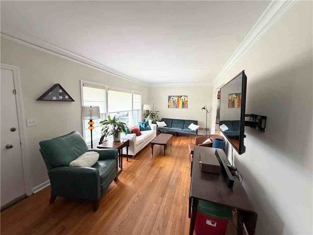 2465 Miriam Ln - Photo 2 of 26