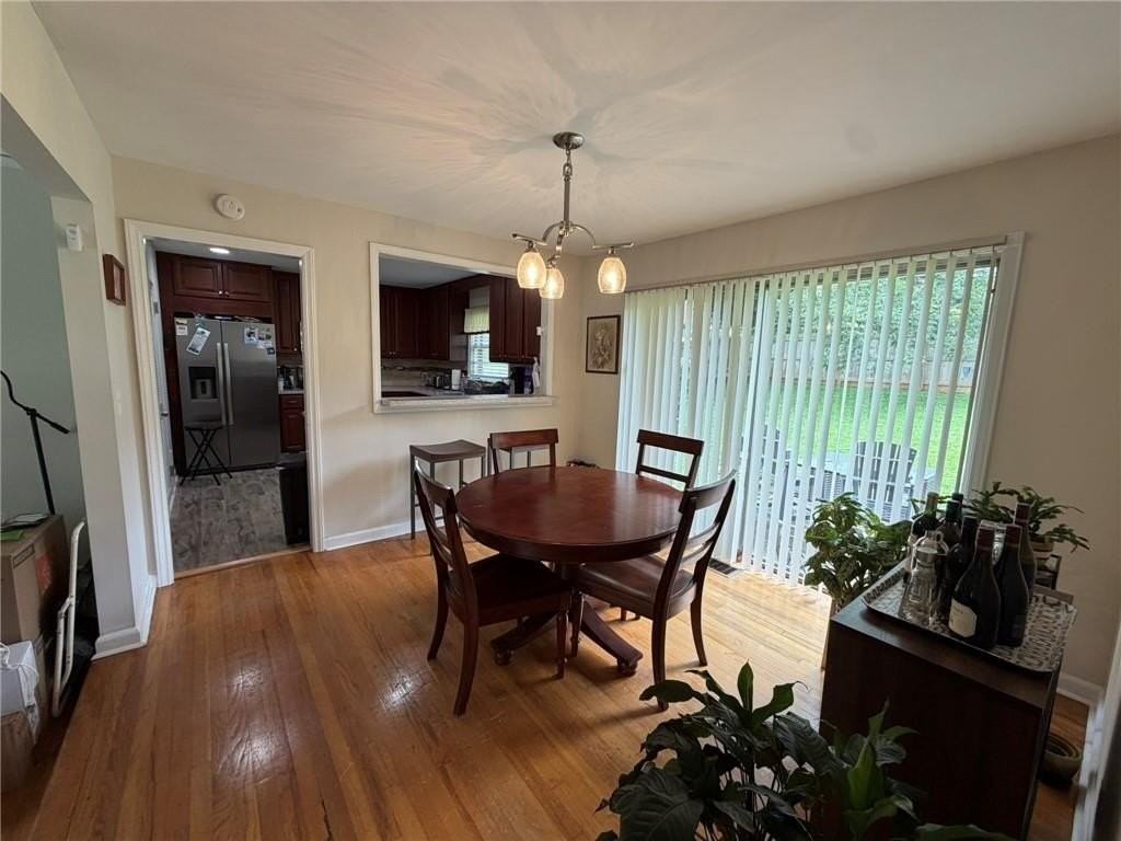 2465 Miriam Ln - Photo 5 of 26
