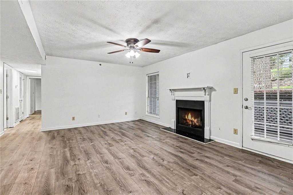 3960 Riverlook Pkwy Se #203 - Photo 4 of 23