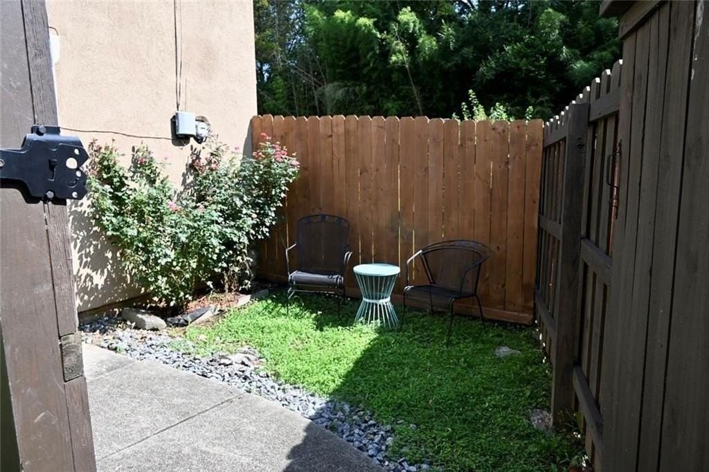 994 Overbrook Cir #1 - Photo 3 of 22