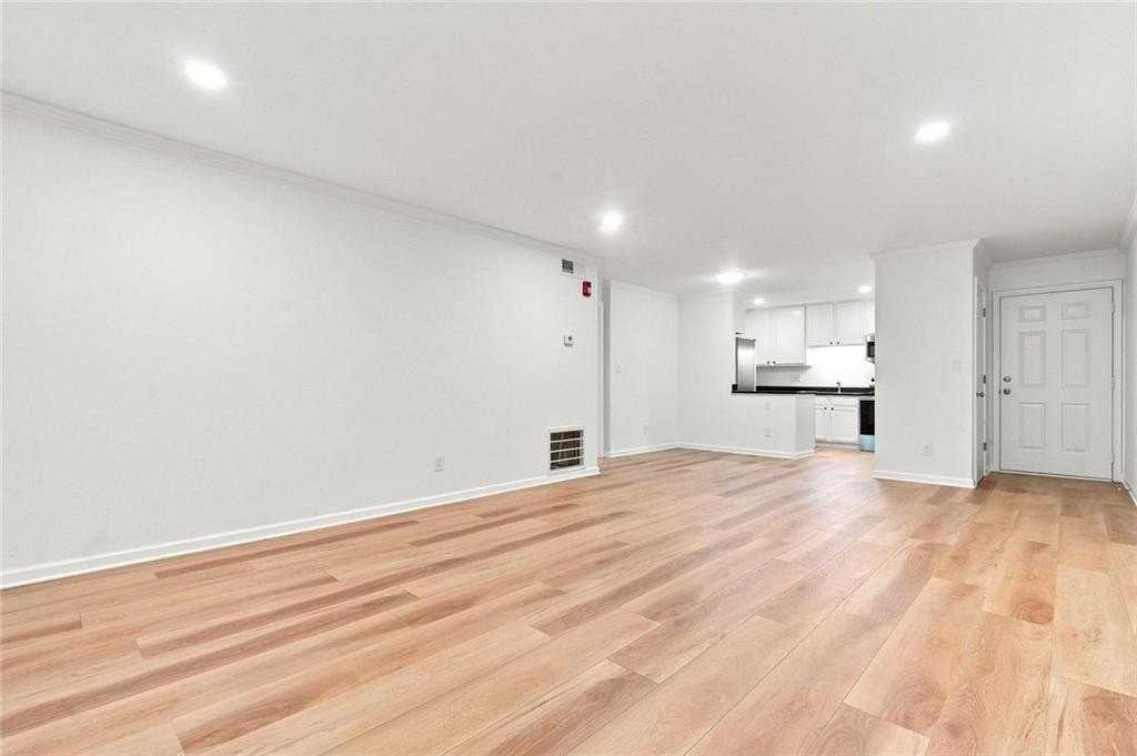 5095 Roswell Rd #203 - Photo 6 of 36