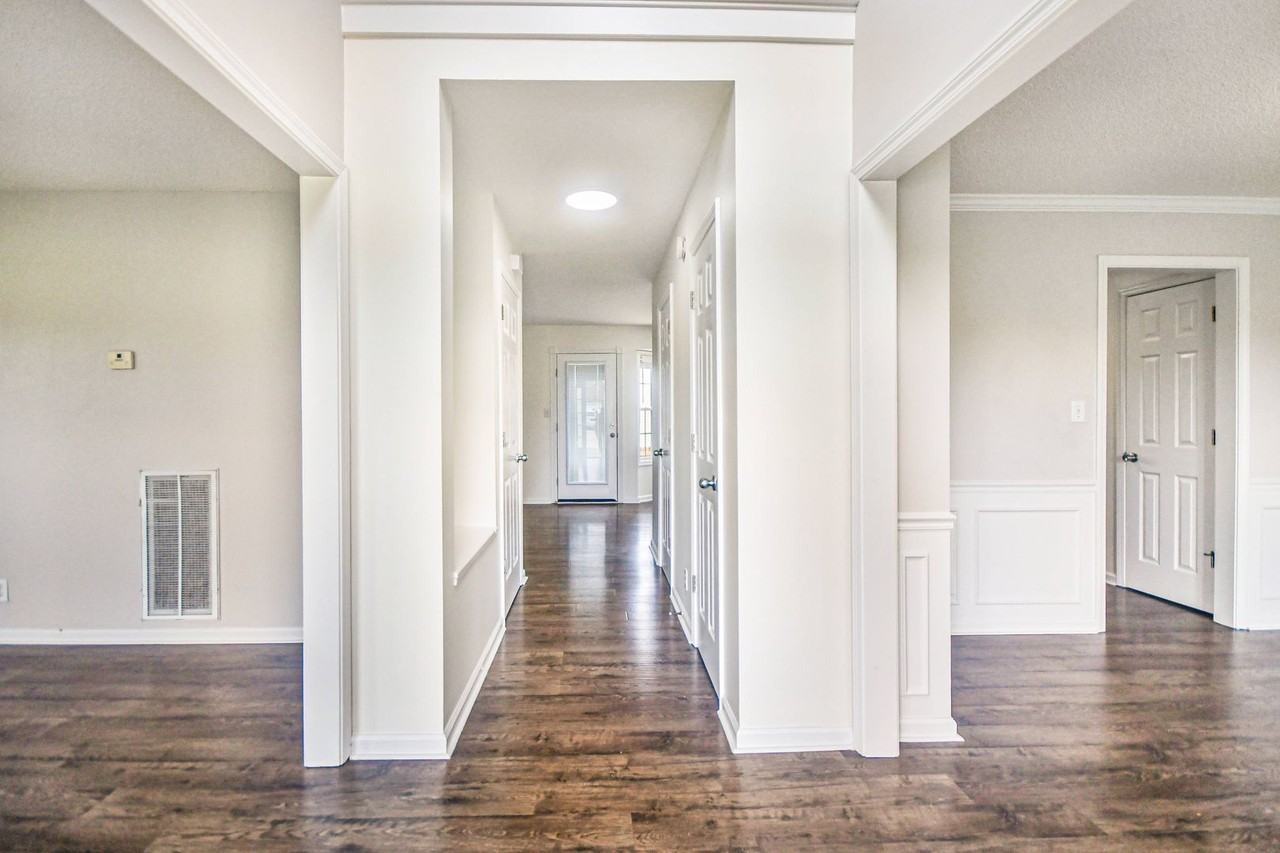 3378 Poplar Hl - Photo 2 of 26