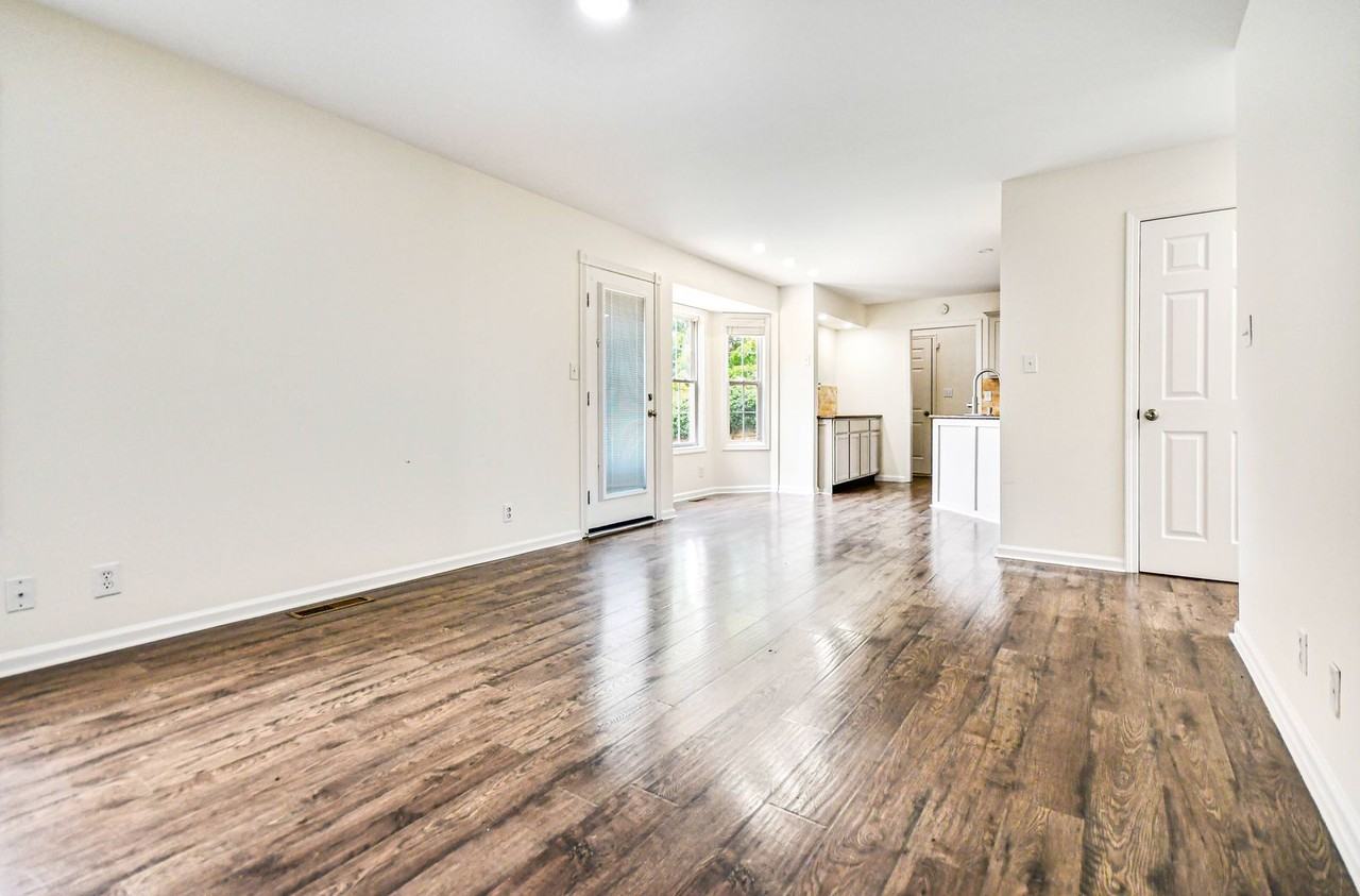 3378 Poplar Hl - Photo 7 of 26