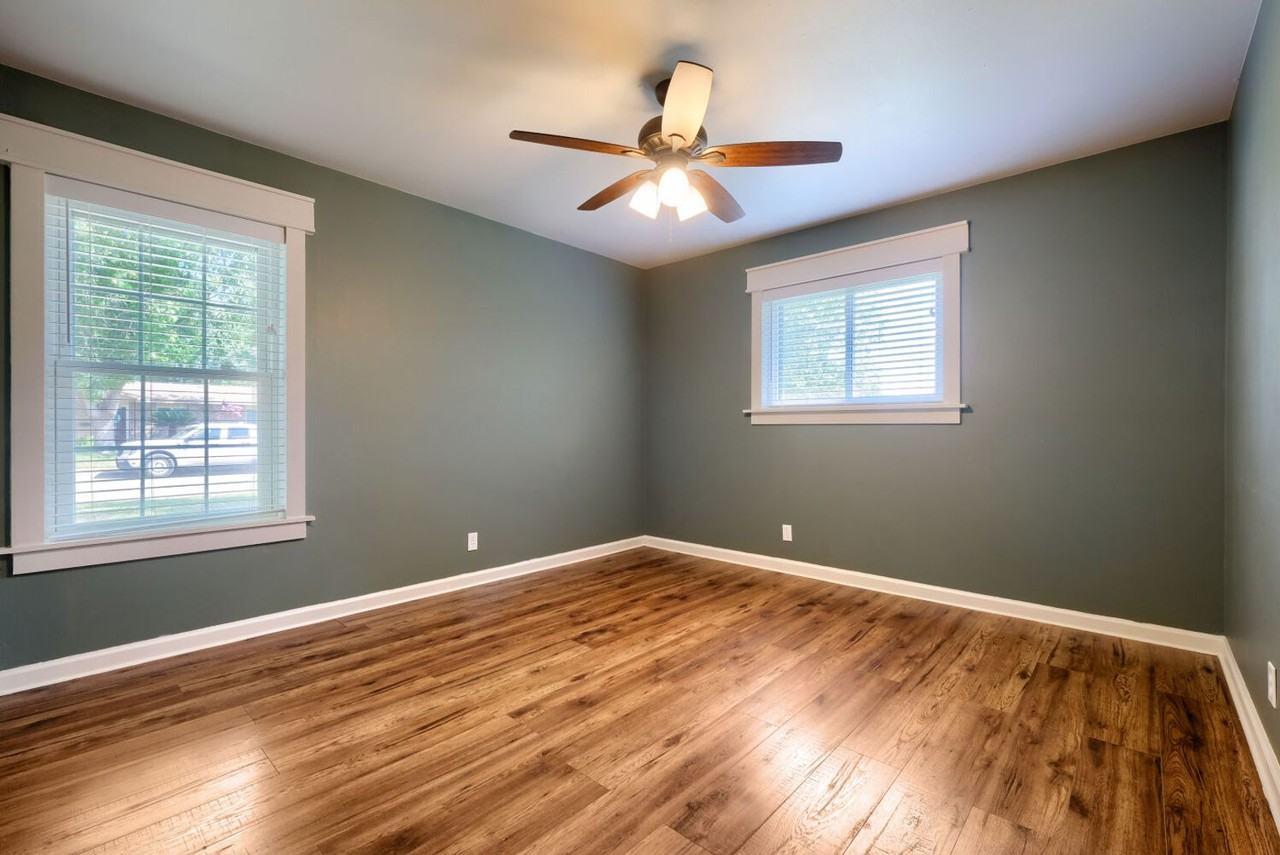 816 Aviation Ave - Photo 7 of 17