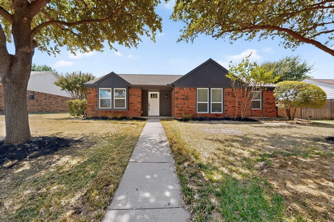 215 Aspenway Dr - Photo 3 of 46