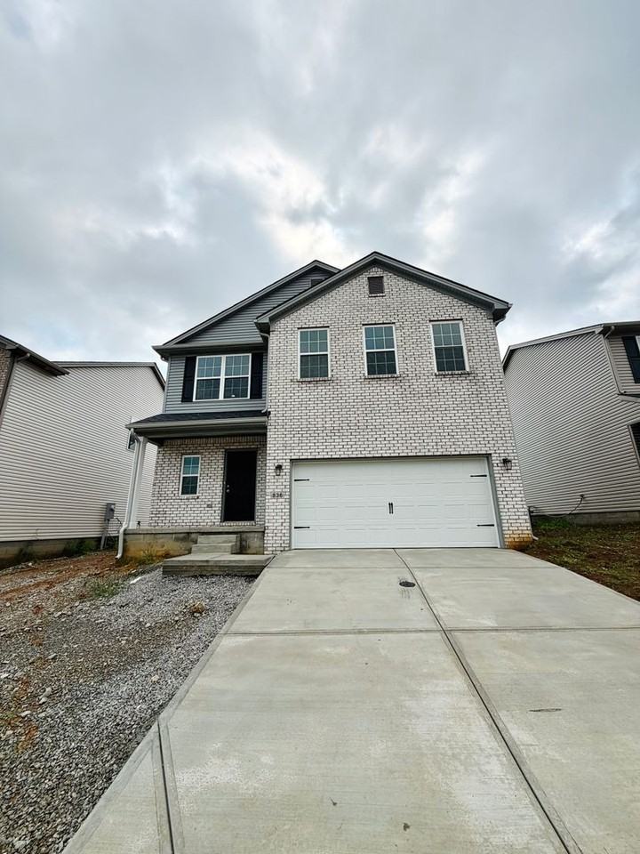 836 Halford Pl