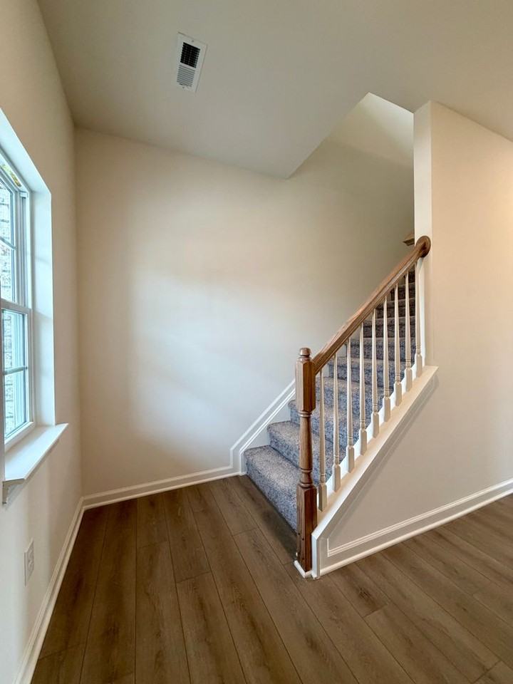 836 Halford Pl - Photo 4 of 25