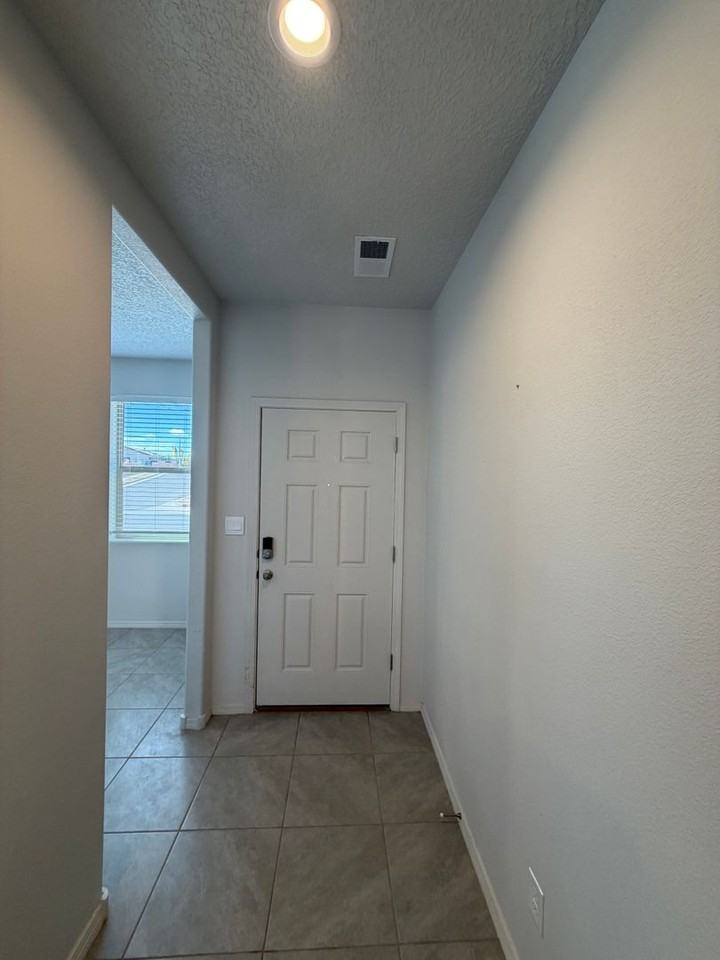 1504 Alto Colores St Nw - Photo 4 of 31