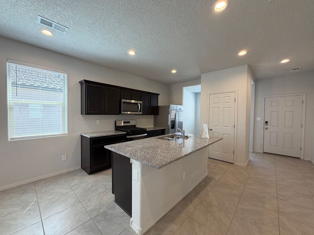 1504 Alto Colores St Nw - Photo 7 of 31