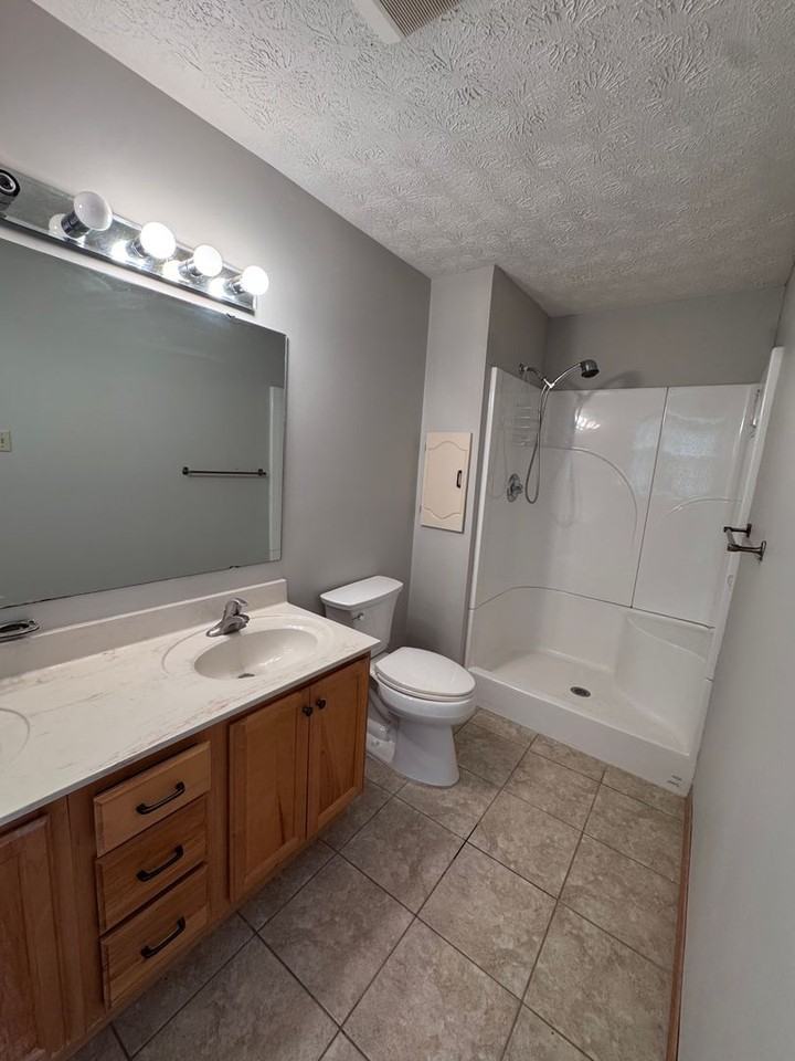 330 Heards Ln - Photo 2 of 9