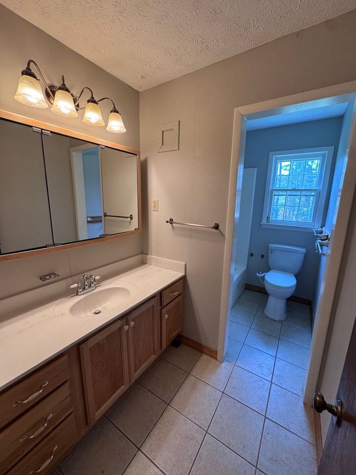 330 Heards Ln - Photo 4 of 9
