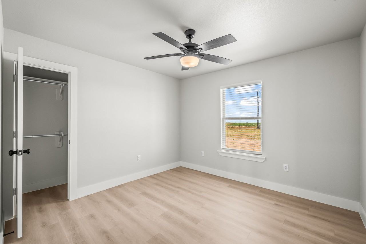 10519 E County Road 7400 - Photo 3 of 37