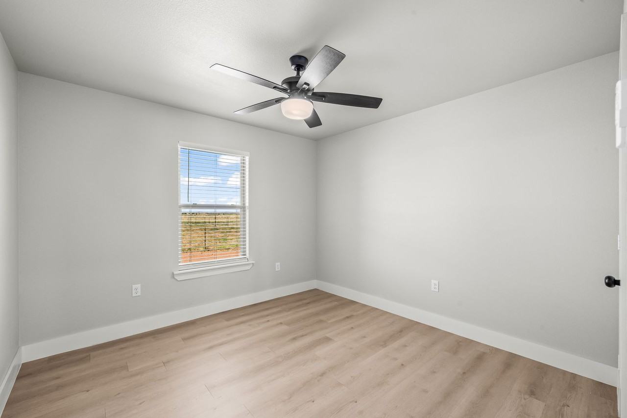 10519 E County Road 7400 - Photo 6 of 37