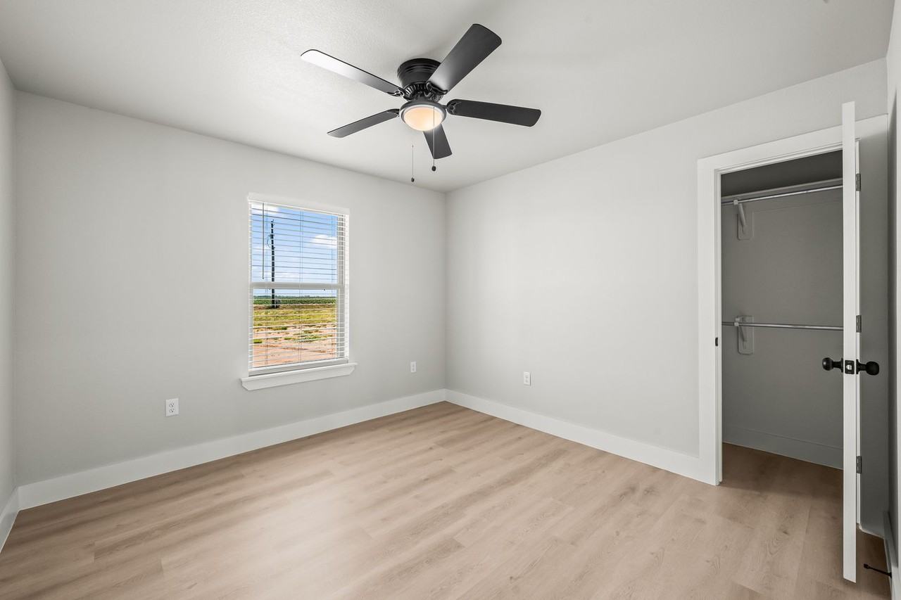 10529 E County Road 7400 - Photo 4 of 38