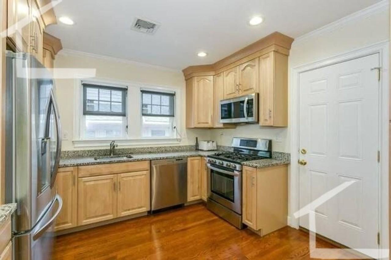 17 Eliot Cres - Photo 4 of 9