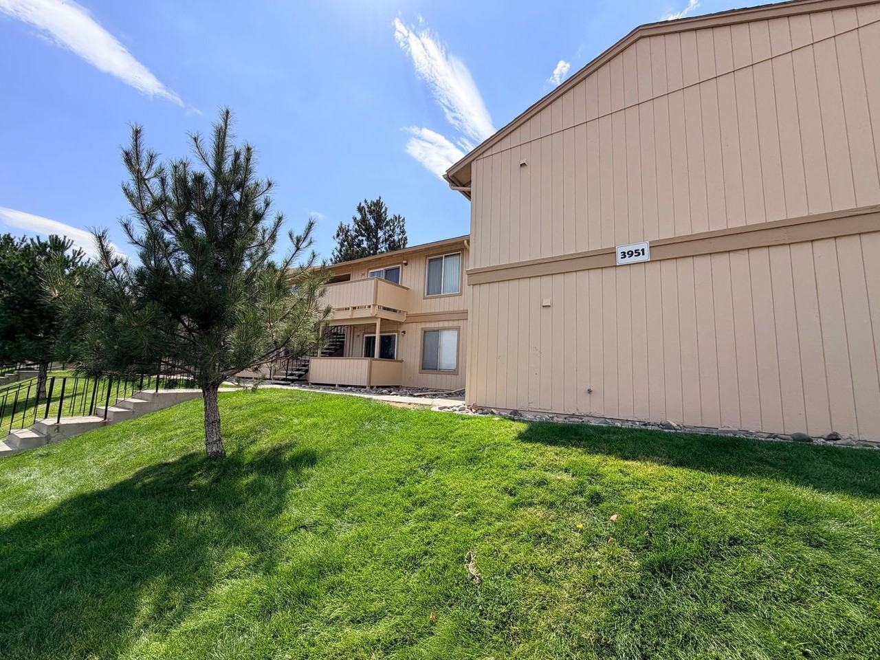 3951 Clear Acre Ln