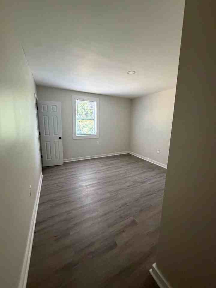734 Spring St - Photo 3 of 11