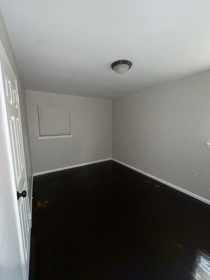 2740 Mcgregor Ave - Photo 2 of 10