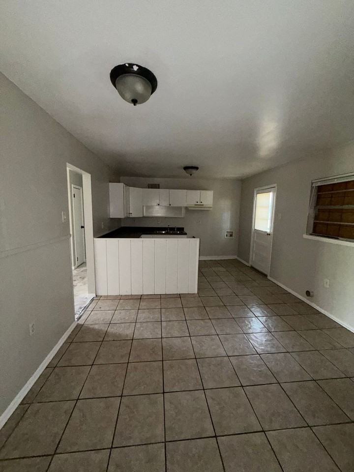 2740 Mcgregor Ave - Photo 6 of 10