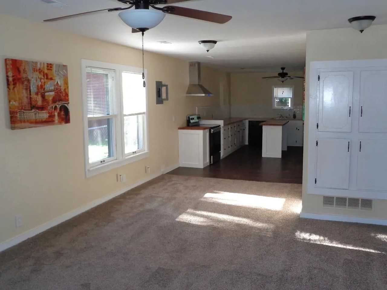 718 Walnut St - Photo 4 of 15