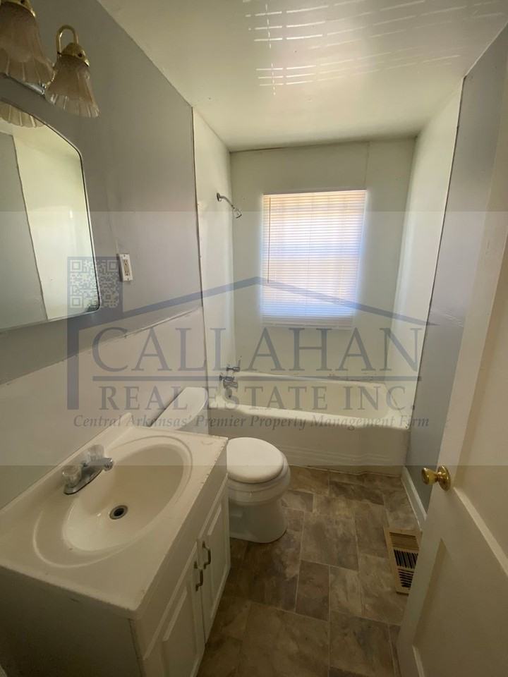 1007 Dennison St - Photo 2 of 7